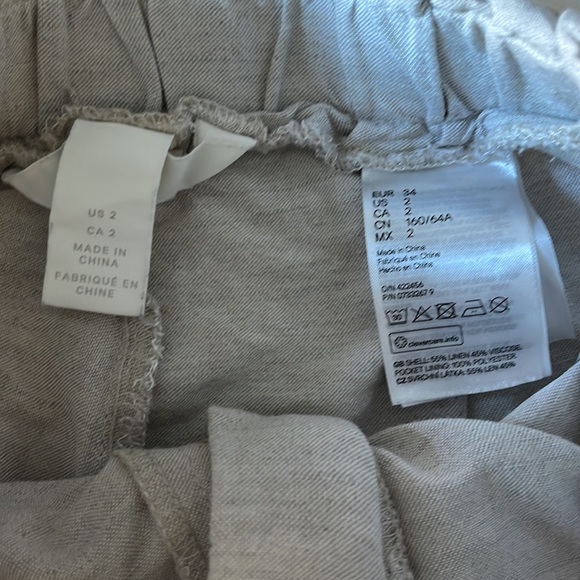 HM Linen blend size 2 shorts - Picture 2 of 3